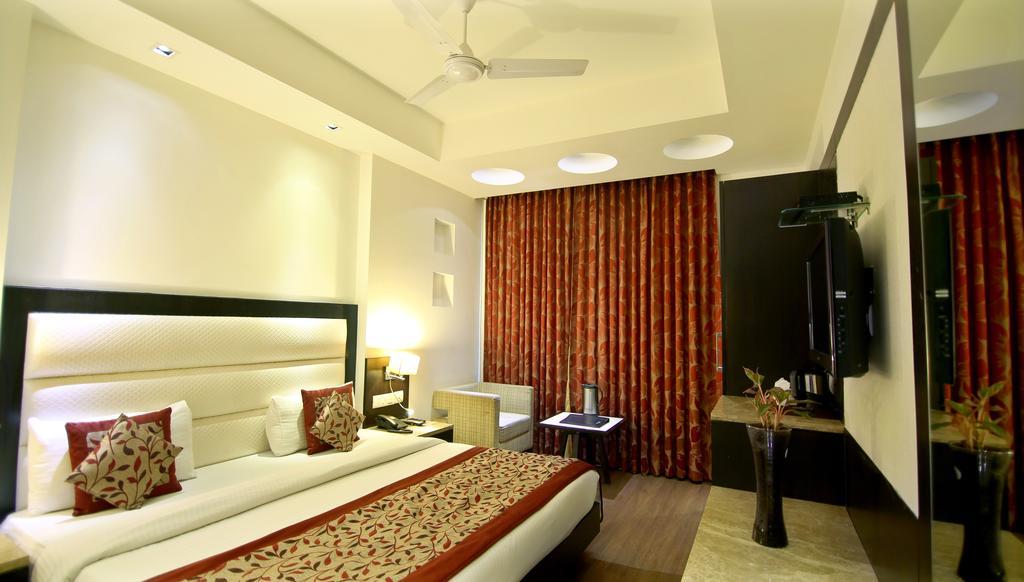 The Prime Balaji Deluxe At New Delhi Railway Station - Free Airport Pickup Hotel Стая снимка